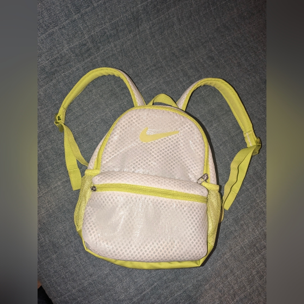 Small Nike backpack - white and green